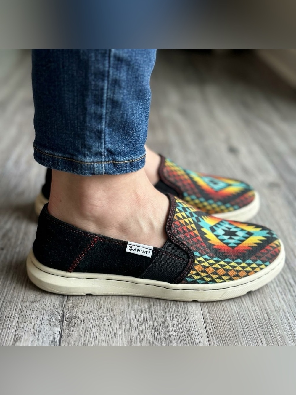Ariat Women's Cruiser Black Southwestern Aztec Slip On Shoes Size 8.5